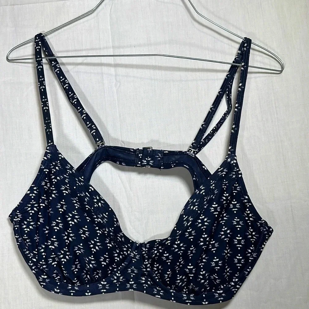 Athleta Navy Taza Kaimana Ruched Side Bikini Top size 36 B/C